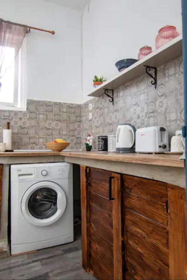 Mascot Bar Street Apartments Rhodes City Εξωτερικό φωτογραφία